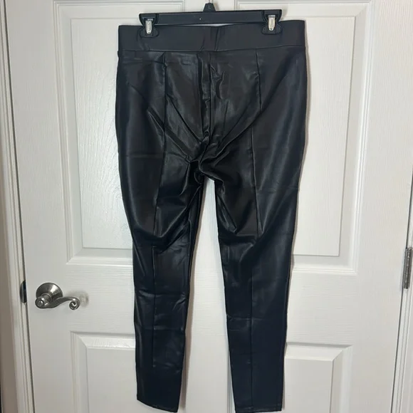 Loft faux leather skinny pants - Picture 3 of 5